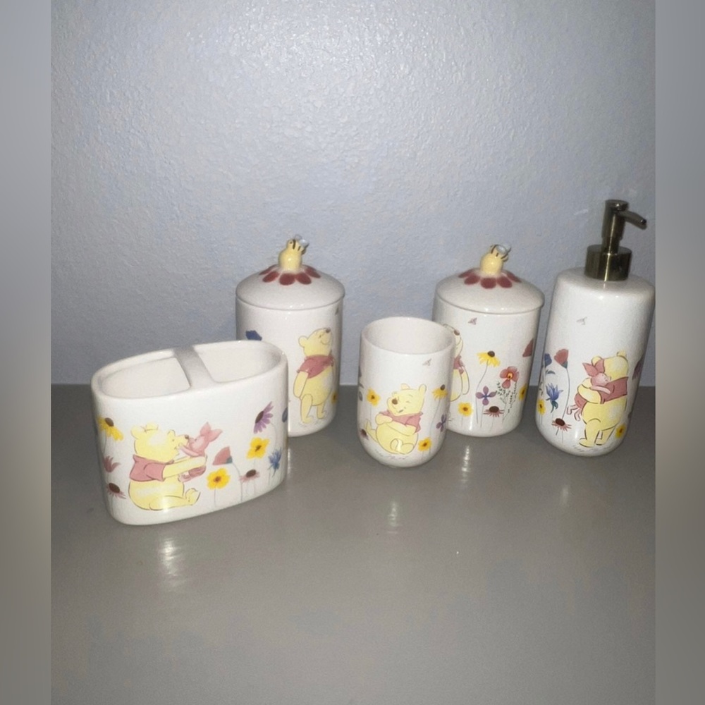 5pc Disney Winnie The Pooh Bathroom Set